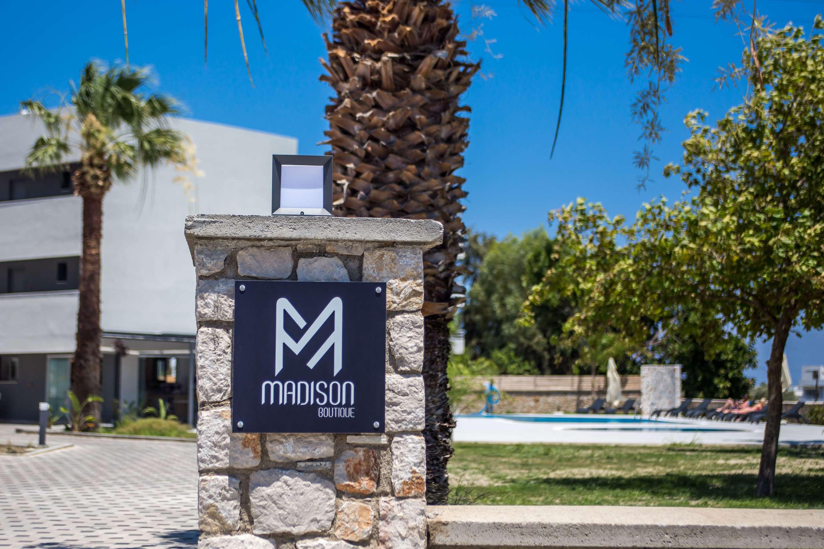 Madison Boutique, Фалираки Екстериор снимка